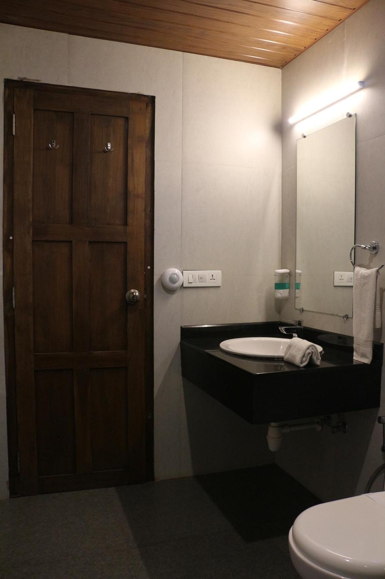 Logan Camp Ooty Hotel Coonoor Ngoại thất bức ảnh